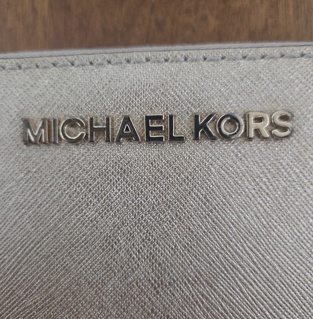 Michael Kors Metallic Gold Wallet - Picture 3 of 8